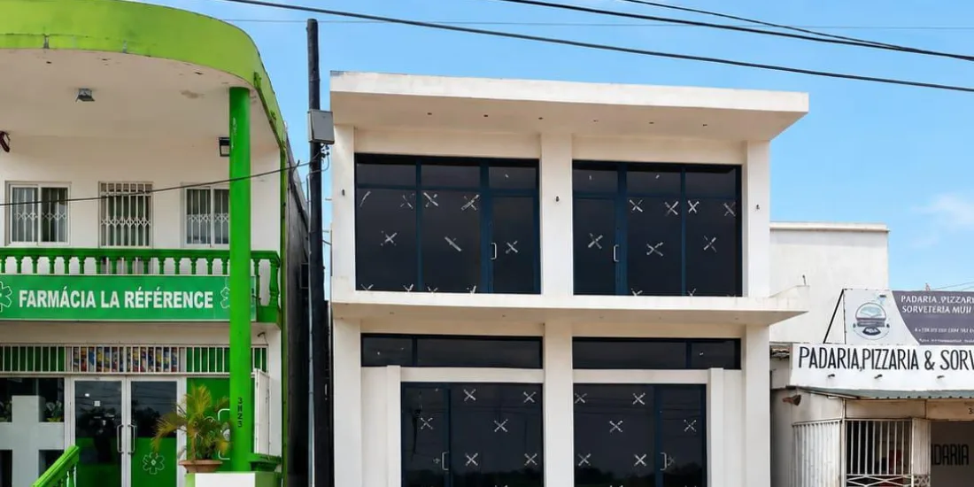 Arrenda-se loja ou espaço comercial de 2 pisos, 240 m², Av. de Namaacha KM 16