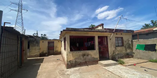 TIPO 3 A BEIRA DA ESTRADA